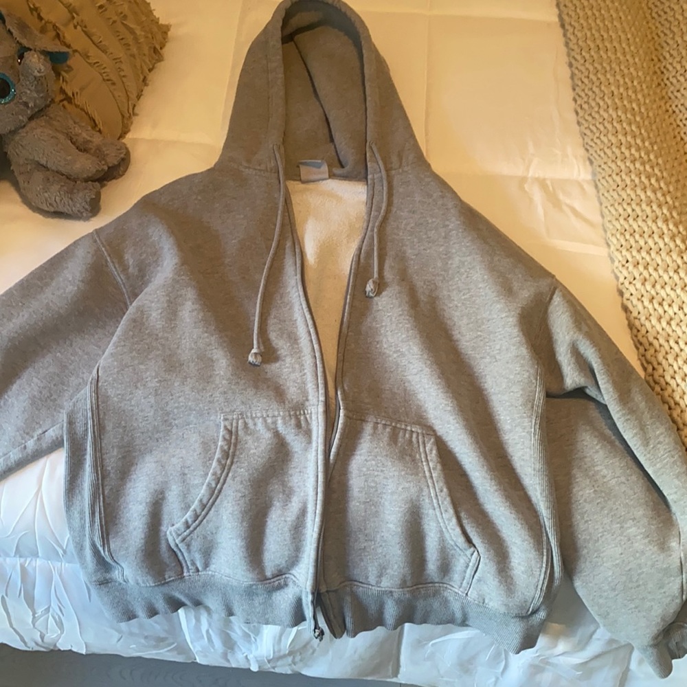 Aritzia Zip Up